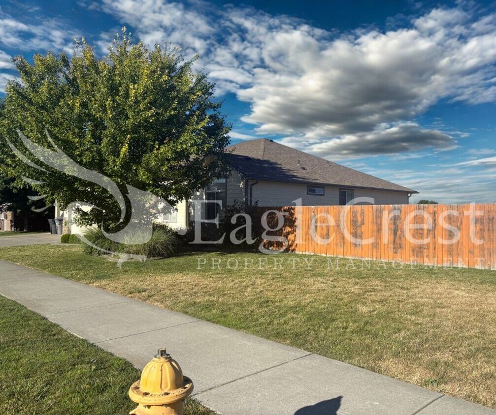 Foto del edificio - Three Bedroom, Two Bathroom House in Chape...