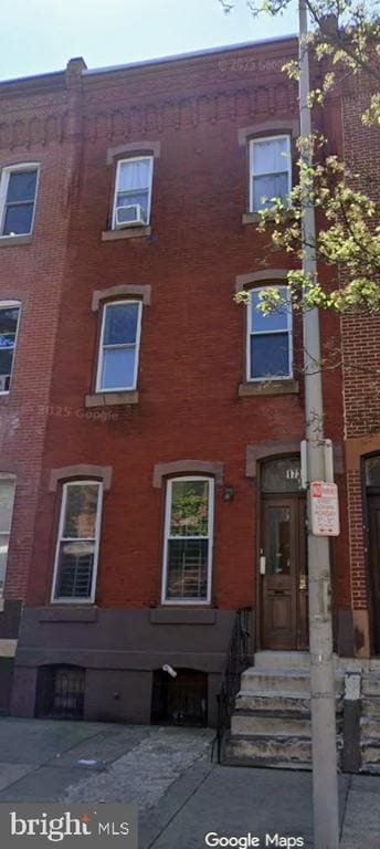Building Photo - 1732 W Diamond St