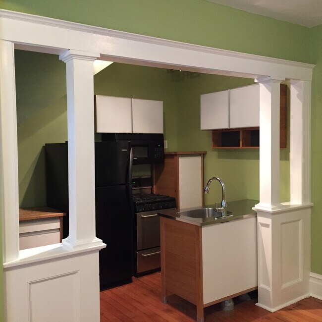 Building Photo - 407 E 300 S