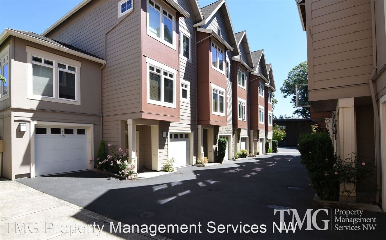 2 br, 2 bath House 10665 SE 21st Avenue House Rental in Milwaukie