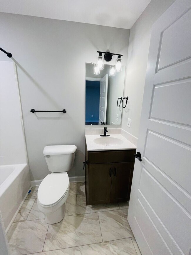 Foto del edificio - Brand New Townhouse in Congers Creek