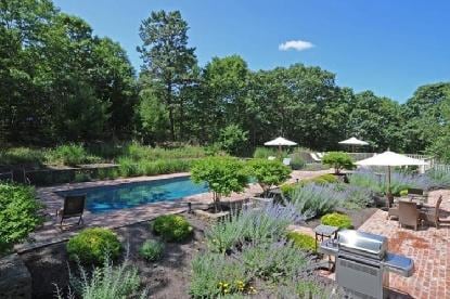 Primary Photo - 14 Montauk Avenue Ext