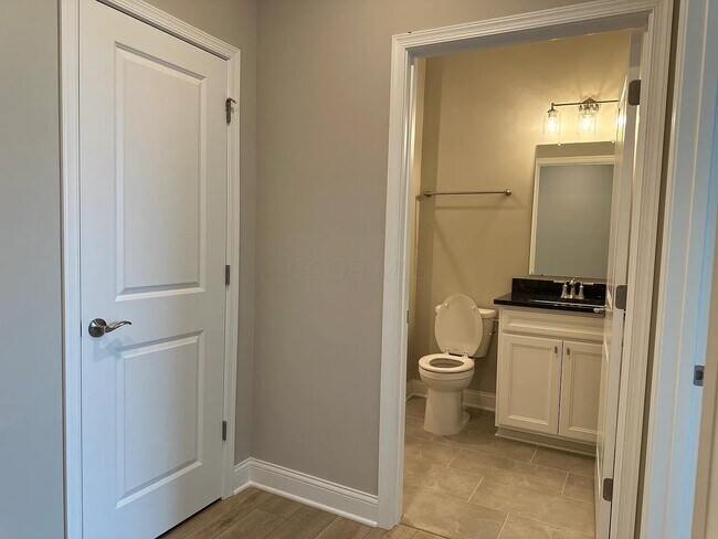 Foto del edificio - 1254 Fairstone Dr