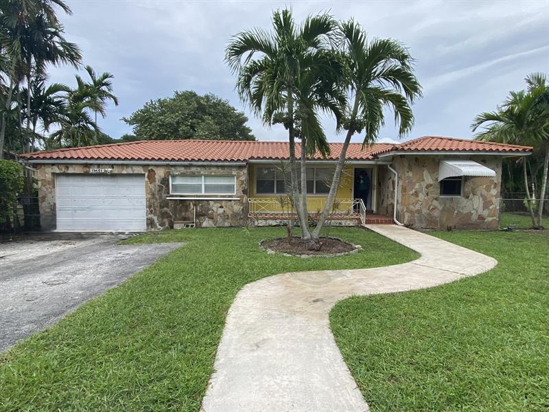 Foto principal - 14131 NW 3rd Ave