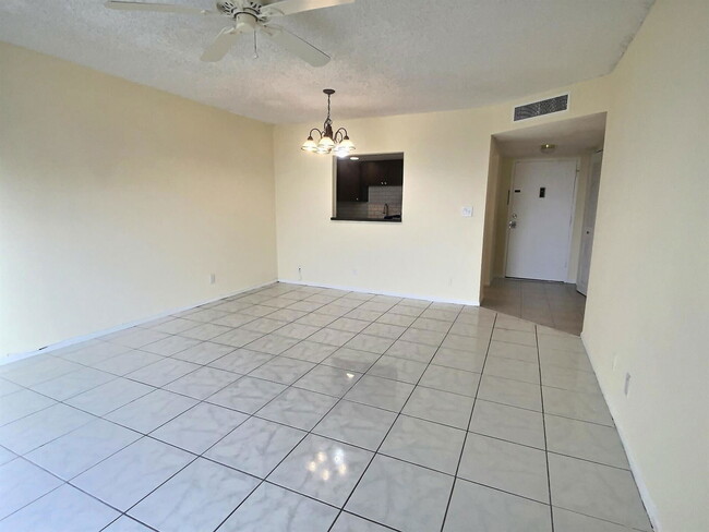 Building Photo - 1421 S Ocean Blvd