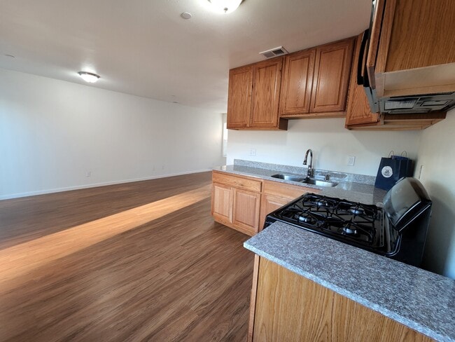 Building Photo - 155 Amberidge Dr