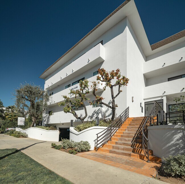 Midvale Arms Apartments Los Angeles, CA