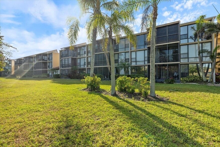 Foto principal - 612 Bird Bay Dr S