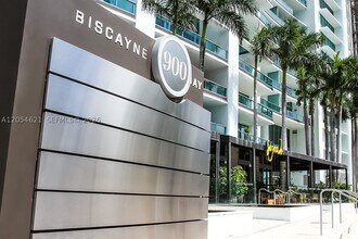Building Photo - 900 Biscayne Blvd