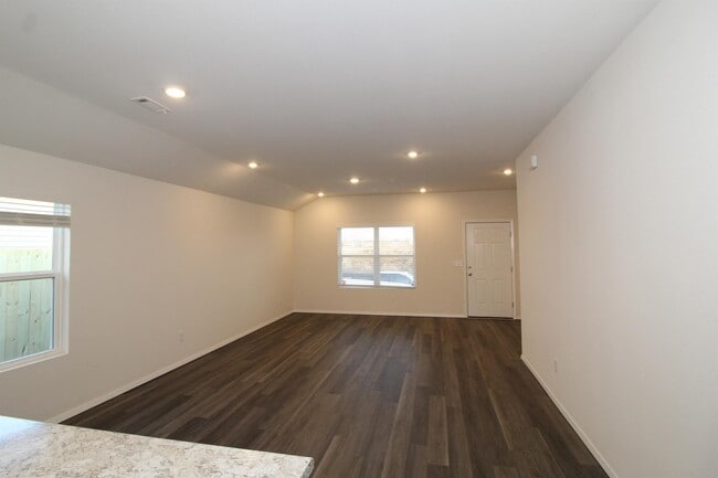 Photo - 1051 S Nighthawk Ln House