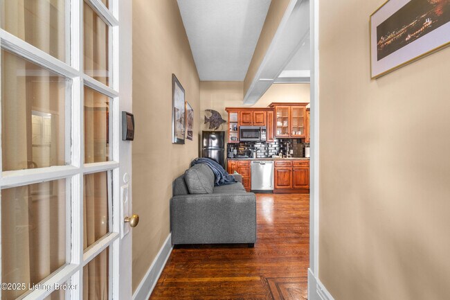 Foto del edificio - 1236 E Broadway