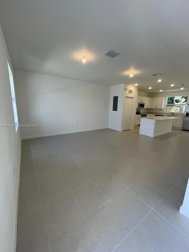 Foto del edificio - 1076 SE 2nd St