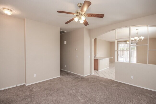 Foto del edificio - 11170 W Holly St