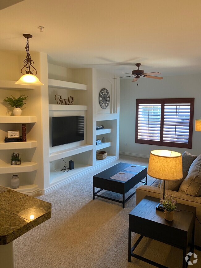 Building Photo - 5450 E Deer Valley Dr