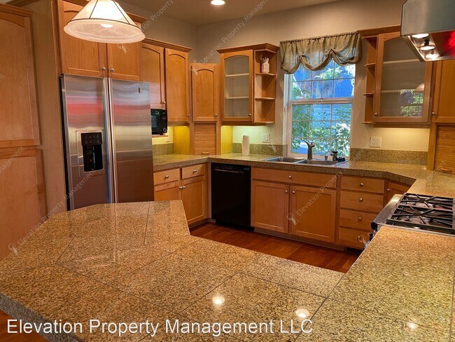Building Photo - 2 br, 2 bath House - 1829 NE Berg Way