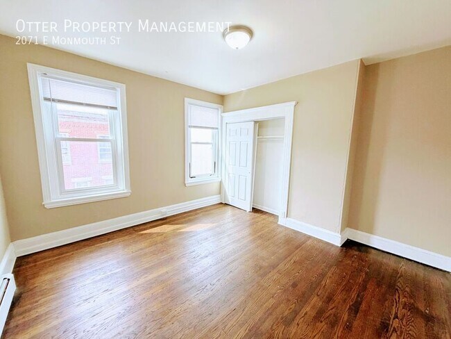 Foto del edificio - 2071 E Monmouth St
