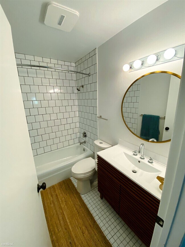 Foto del edificio - 3 br, 2 bath Triplex - 2348 West Plymouth ...