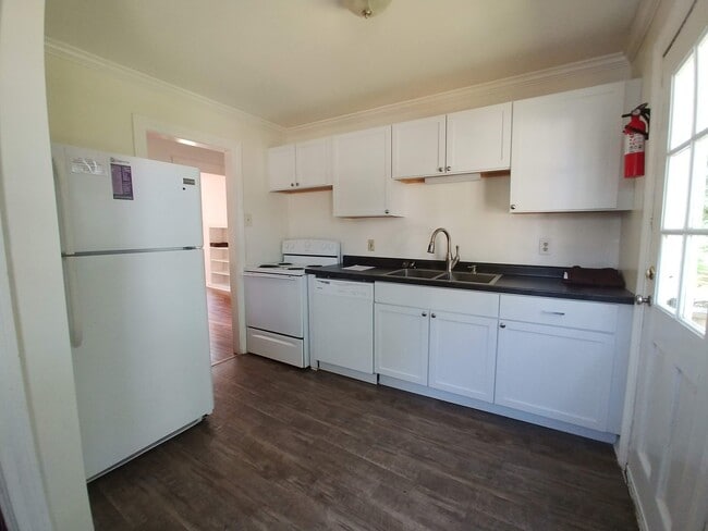 Building Photo - 7th and Union - August 2026