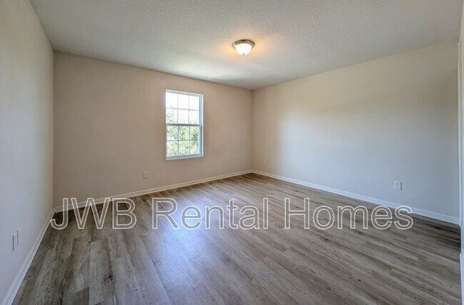 Foto del edificio - 8452 McGirts Village Ln