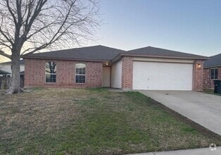 Building Photo - 1705 Grey Fox Trail