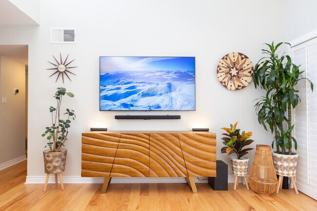 Foto del edificio - 5700 Etiwanda Ave