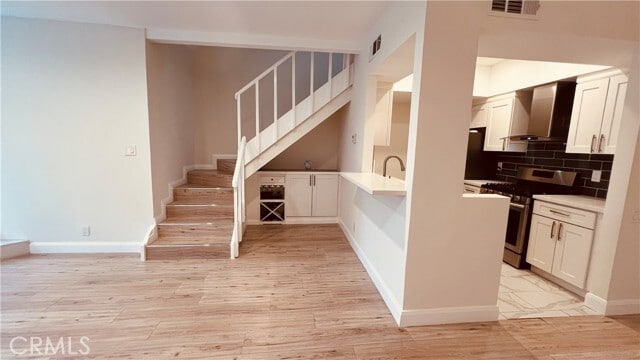 Foto del edificio - 17836 Magnolia Blvd