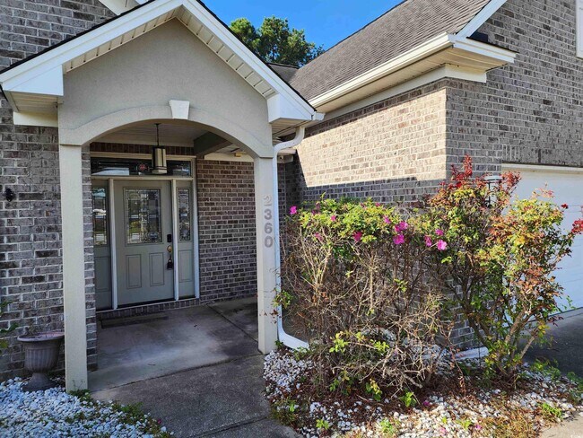 Building Photo - 2360 Clandon Dr