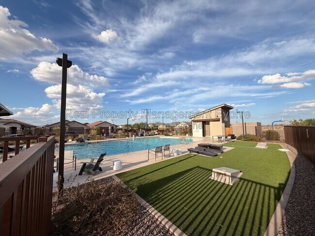 Building Photo - 14955 W Hackamore Dr