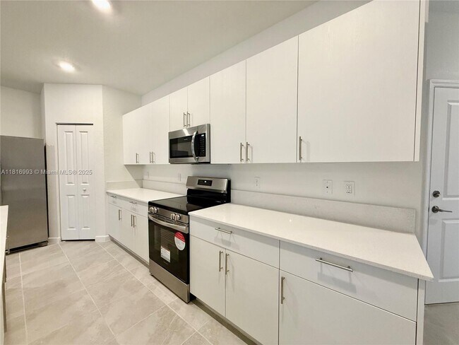 Foto del edificio - 5033 Oakmont Dr