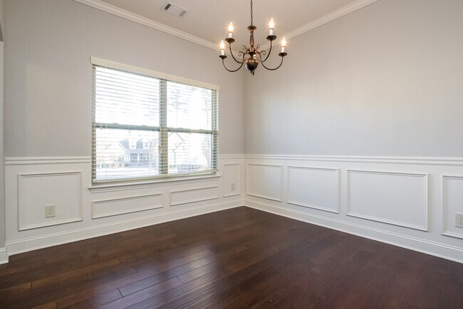 Building Photo - 333 Castle Top Ln SE