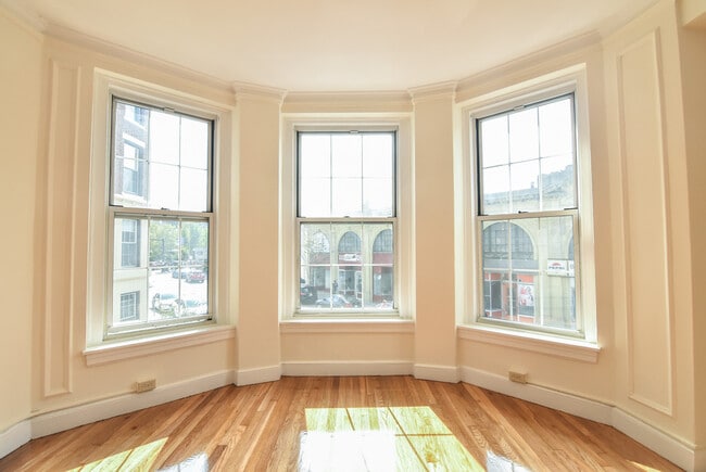 Building Photo - 1284 Beacon St
