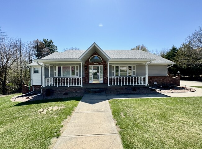 Building Photo - 18303 Sunset Ln