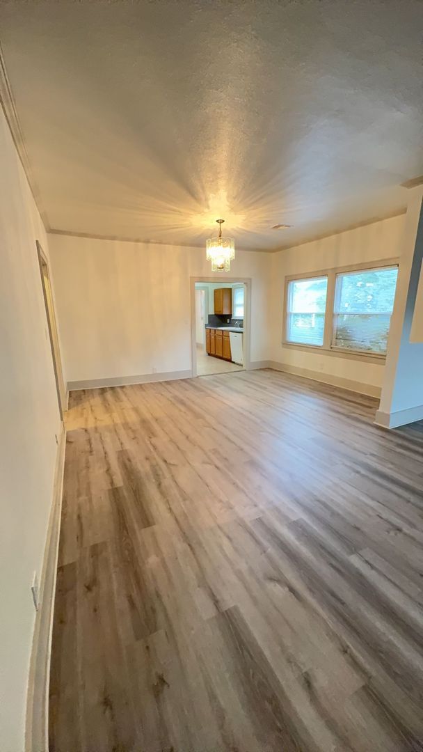 Foto del edificio - 1326 W Elm Ave