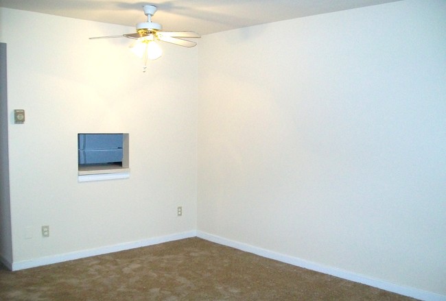 Building Photo - 3201 Chamberlayne Ave
