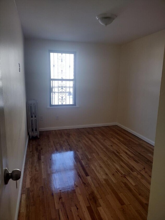Foto principal - 11301 Liberty Ave