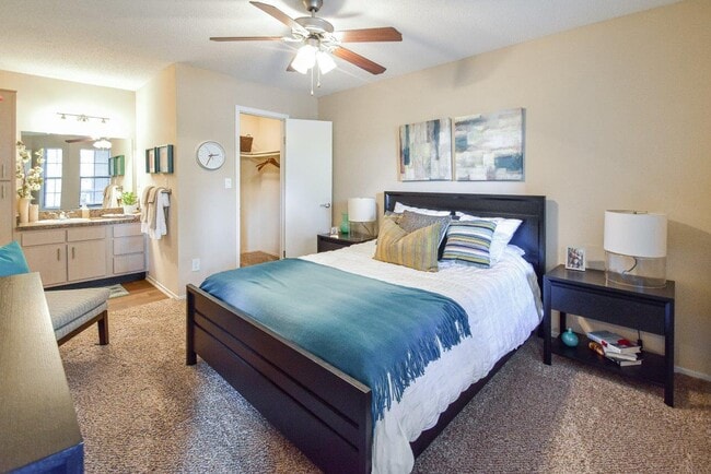 Foto del edificio - Park Laureate Apartment Homes