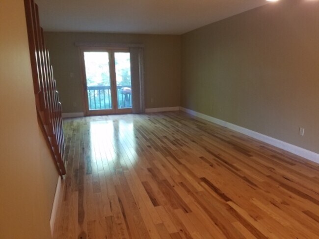 Building Photo - 1608 Mill Pond Dr