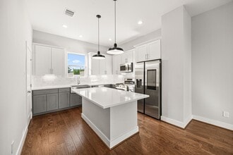 Building Photo - 622 Janisch Rd