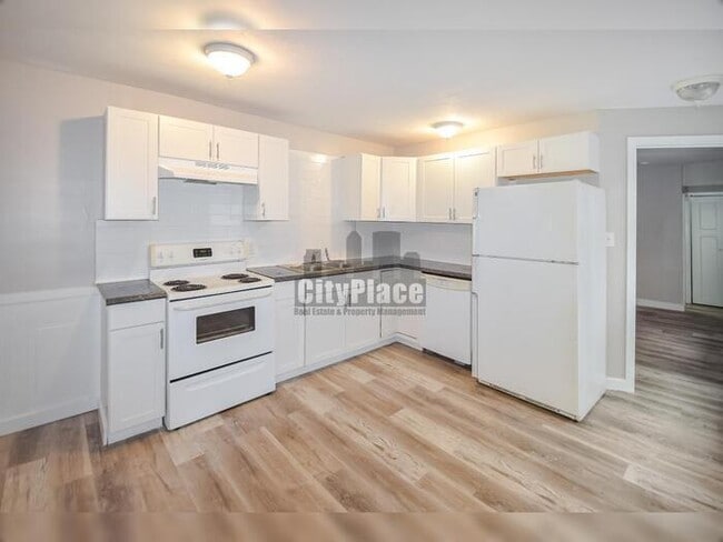 Foto del edificio - 5961 Rawles Ave