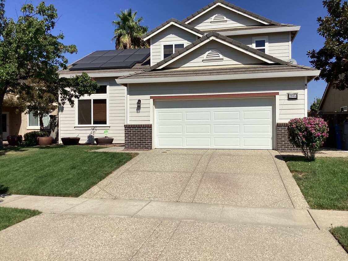 Primary Photo - 4 Bedroom 3 bath with solar