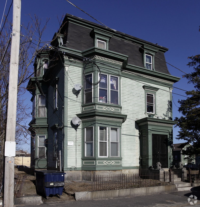 Primary Photo - 8 Somerset St