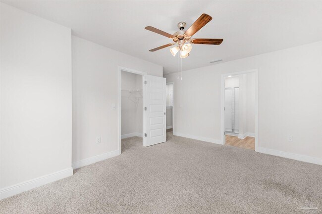 Foto del edificio - 6316 Grove Park Dr