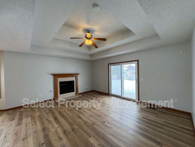 Foto del edificio - 829 Willen Ln