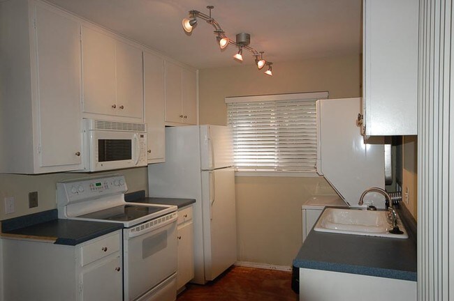 Foto del edificio - 607 E 43rd St