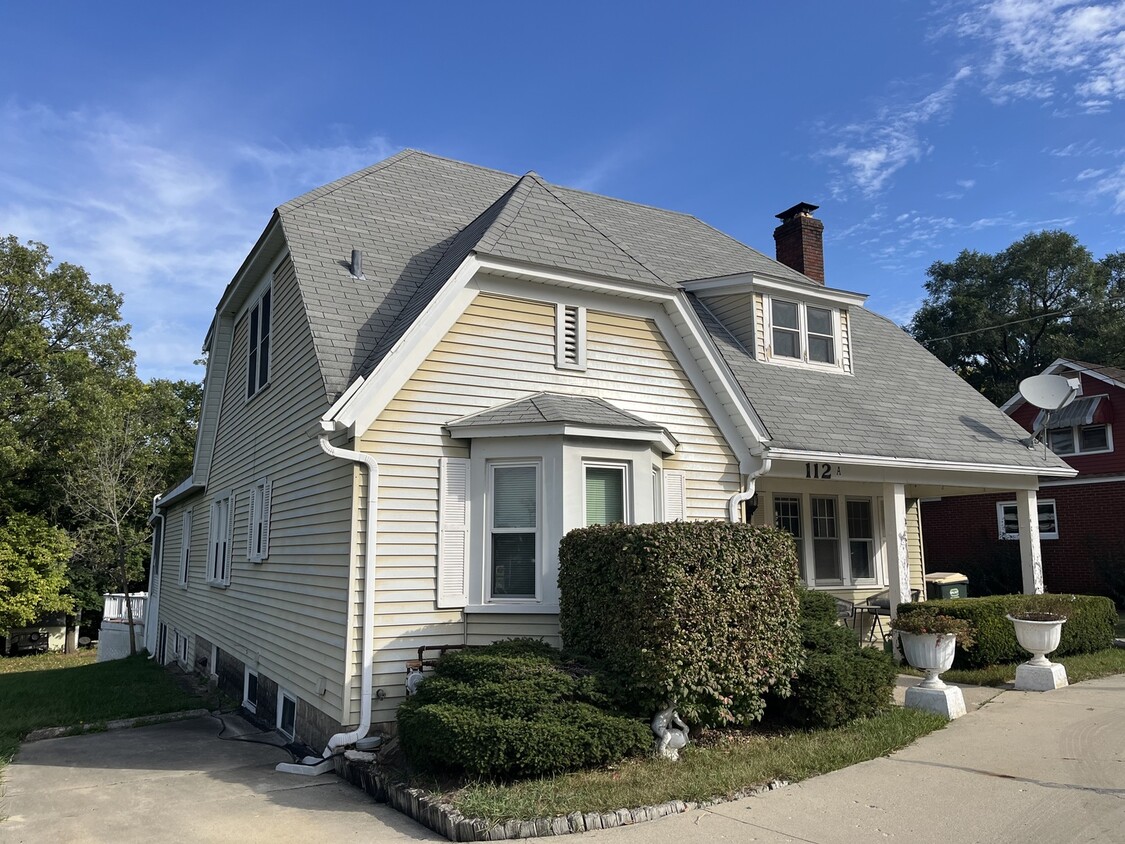 Primary Photo - 112 Chicago Rd