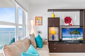 Building Photo - 3850 Galt Ocean Dr