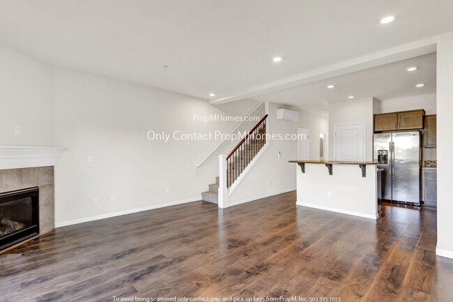 Building Photo - Spacious Townhome w/ Views: A Happy Valley...