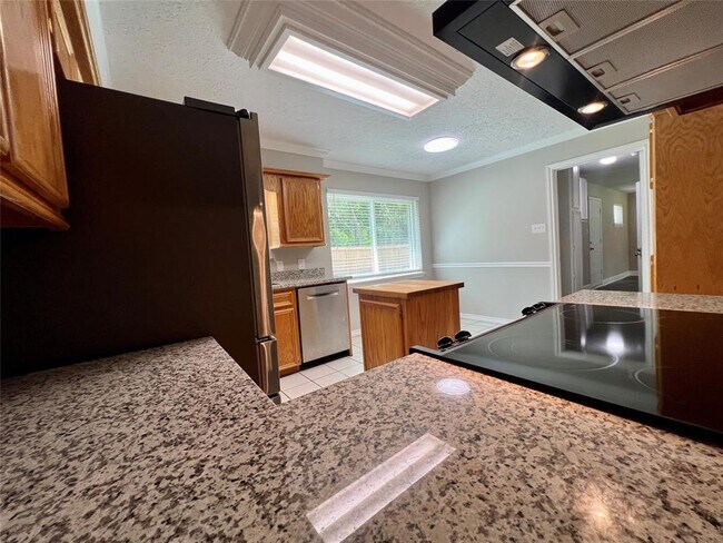 Building Photo - 17 N Linnwood Dr