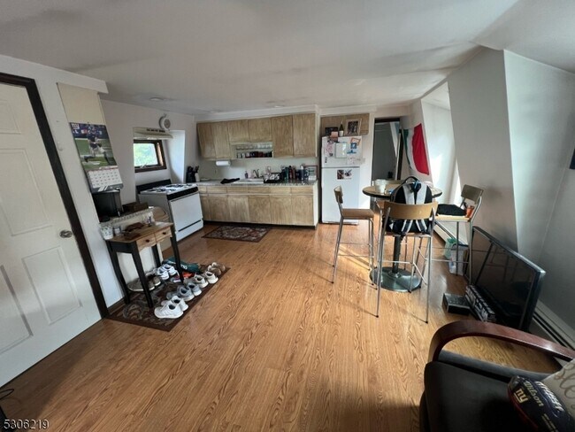 Foto del edificio - 36 Central Ave