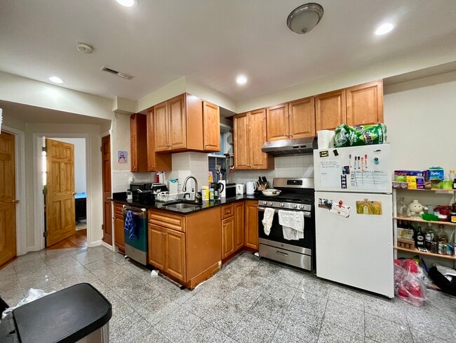 Building Photo - 179 Northampton St